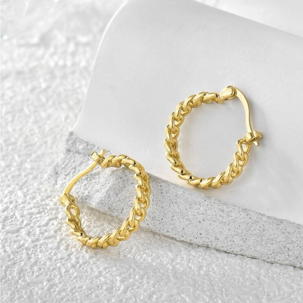 Elegant Chain Hoop Earrings - Minimalist NEW!